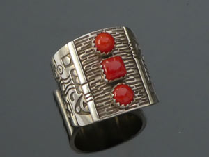 Norbert Peshlakai-coral ring 01