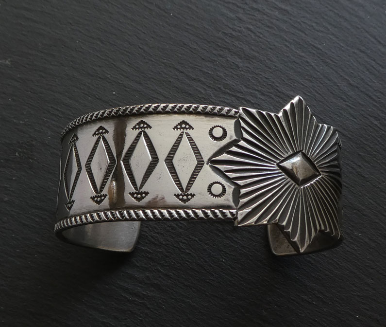 Perry Shorty スターリングシルバーバングル　今日限定 Perry Shorty Silver #8 Turquoise Bracelet | Hoel's Sedona
