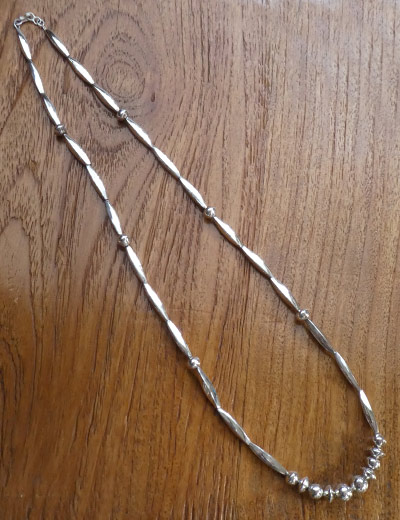 beadsnecklace6605